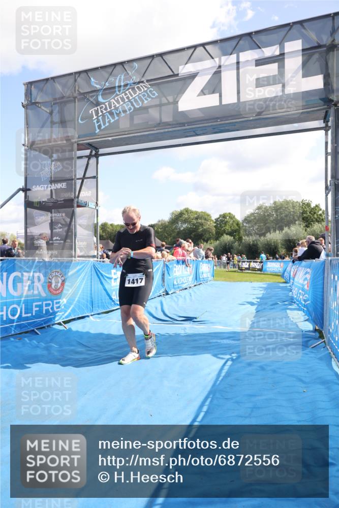 25.08.2024 - Elbe Triathlon Hamburg H.Heesch http://msf.ph/oto/6872556 25.08.2024 11:37:32 Ziel 1417 meine-sportfotos.de