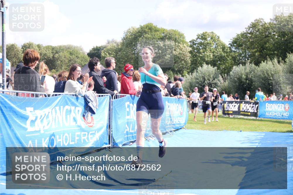 25.08.2024 - Elbe Triathlon Hamburg H.Heesch http://msf.ph/oto/6872562 25.08.2024 11:59:27 Ziel 494, 634, 1472, 1479, 1690, 1717 meine-sportfotos.de