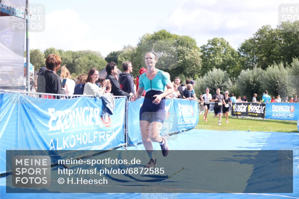25.08.2024 - Elbe Triathlon Hamburg H.Heesch http://msf.ph/oto/6872585 25.08.2024 11:59:27 Ziel 494, 634, 1472, 1479, 1690, 1717 meine-sportfotos.de