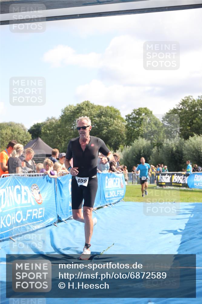 25.08.2024 - Elbe Triathlon Hamburg H.Heesch http://msf.ph/oto/6872589 25.08.2024 11:37:40 Ziel 735, 1459 meine-sportfotos.de