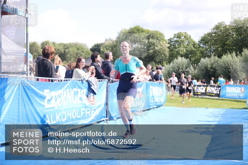 25.08.2024 - Elbe Triathlon Hamburg H.Heesch http://msf.ph/oto/6872592 25.08.2024 11:59:28 Ziel 494, 634, 1472, 1479, 1690, 1717 meine-sportfotos.de