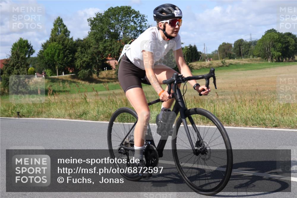 25.08.2024 - Elbe Triathlon Hamburg Fuchs,  Jonas http://msf.ph/oto/6872597 25.08.2024 11:17:24 Radfahren 1692, 1694, 1699 meine-sportfotos.de