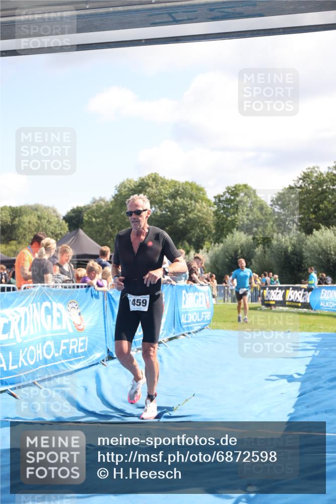25.08.2024 - Elbe Triathlon Hamburg H.Heesch http://msf.ph/oto/6872598 25.08.2024 11:37:40 Ziel 735, 1459 meine-sportfotos.de