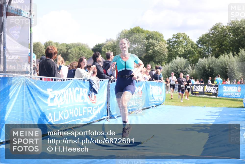 25.08.2024 - Elbe Triathlon Hamburg H.Heesch http://msf.ph/oto/6872601 25.08.2024 11:59:28 Ziel 494, 634, 1472, 1479, 1690, 1717 meine-sportfotos.de