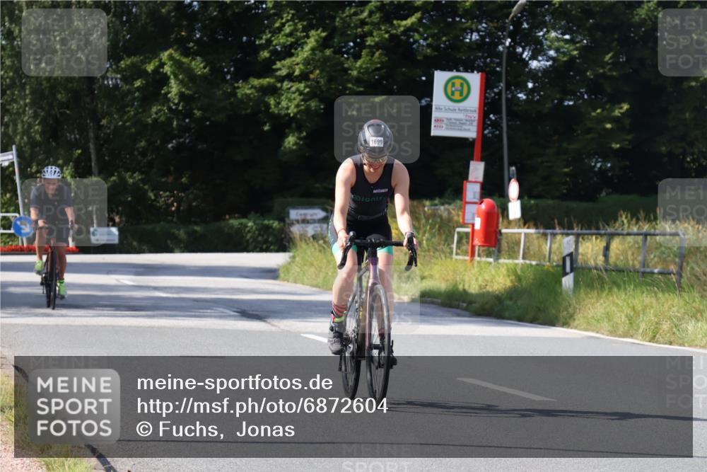 25.08.2024 - Elbe Triathlon Hamburg Fuchs,  Jonas http://msf.ph/oto/6872604 25.08.2024 11:17:28 Radfahren 1694, 1699, 1687 meine-sportfotos.de