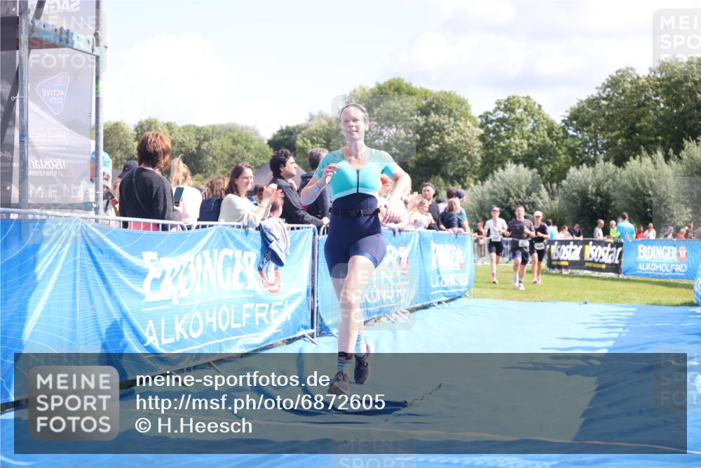 25.08.2024 - Elbe Triathlon Hamburg H.Heesch http://msf.ph/oto/6872605 25.08.2024 11:59:28 Ziel 494, 634, 1472, 1479, 1690, 1717 meine-sportfotos.de