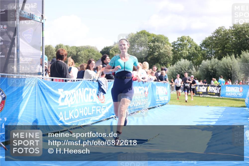 25.08.2024 - Elbe Triathlon Hamburg H.Heesch http://msf.ph/oto/6872618 25.08.2024 11:59:28 Ziel 494, 634, 1472, 1479, 1690, 1717 meine-sportfotos.de