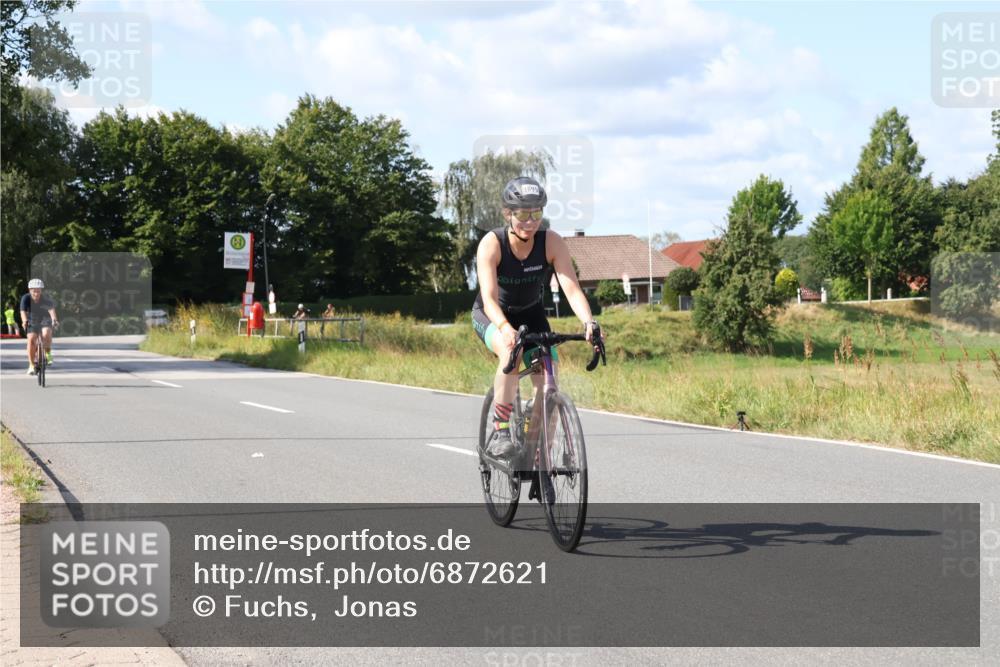 25.08.2024 - Elbe Triathlon Hamburg Fuchs,  Jonas http://msf.ph/oto/6872621 25.08.2024 11:17:29 Radfahren 1694, 1699, 1687 meine-sportfotos.de