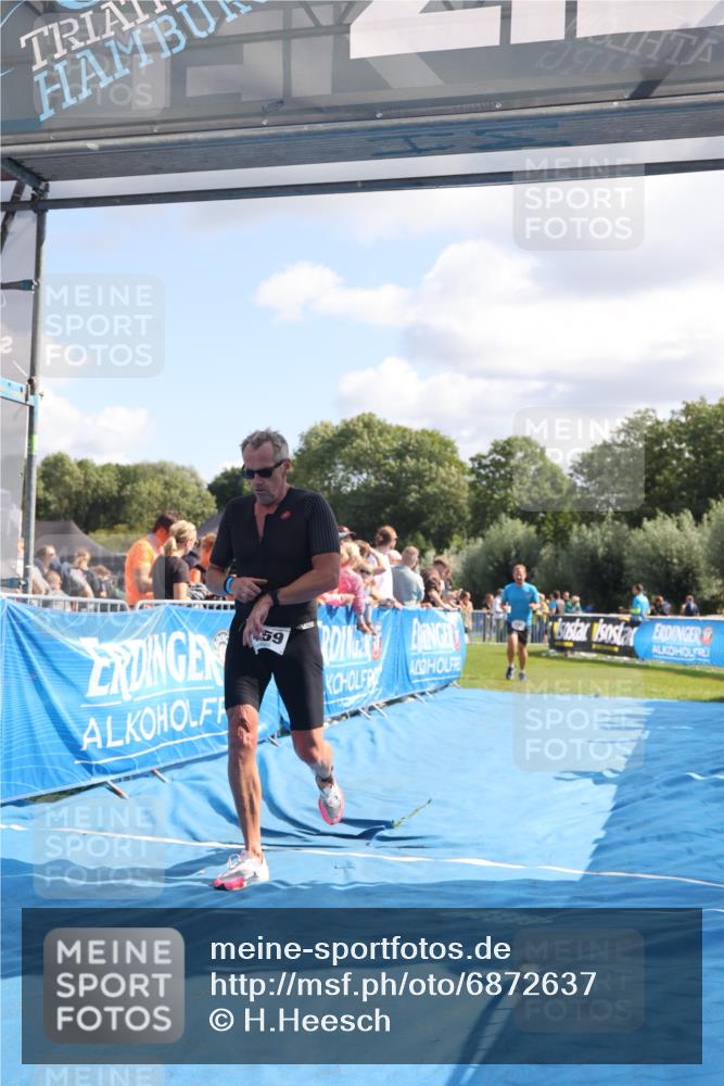 25.08.2024 - Elbe Triathlon Hamburg H.Heesch http://msf.ph/oto/6872637 25.08.2024 11:37:41 Ziel 735, 1459 meine-sportfotos.de