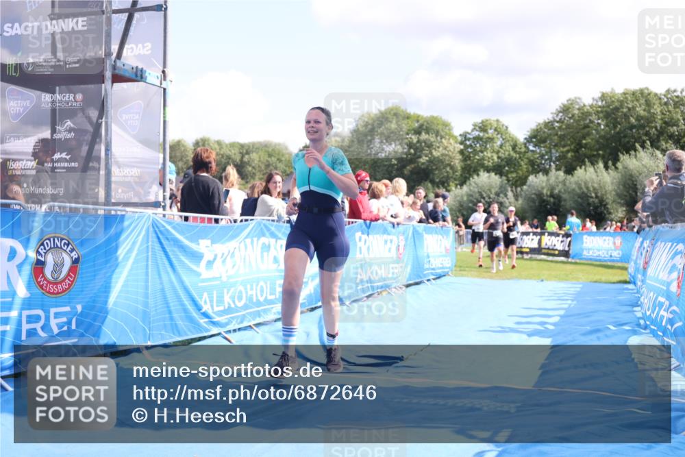 25.08.2024 - Elbe Triathlon Hamburg H.Heesch http://msf.ph/oto/6872646 25.08.2024 11:59:28 Ziel 494, 634, 1472, 1479, 1690, 1717 meine-sportfotos.de