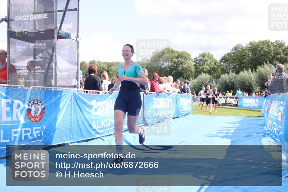 25.08.2024 - Elbe Triathlon Hamburg H.Heesch http://msf.ph/oto/6872666 25.08.2024 11:59:28 Ziel 494, 634, 1472, 1479, 1690, 1717 meine-sportfotos.de
