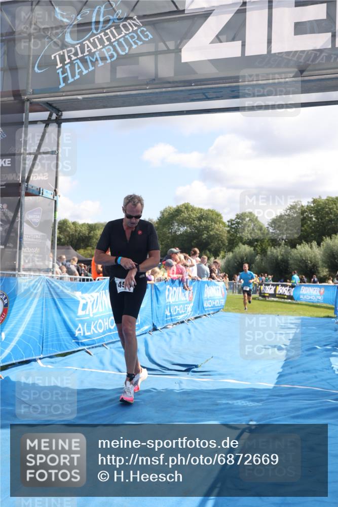 25.08.2024 - Elbe Triathlon Hamburg H.Heesch http://msf.ph/oto/6872669 25.08.2024 11:37:41 Ziel 735, 1459 meine-sportfotos.de