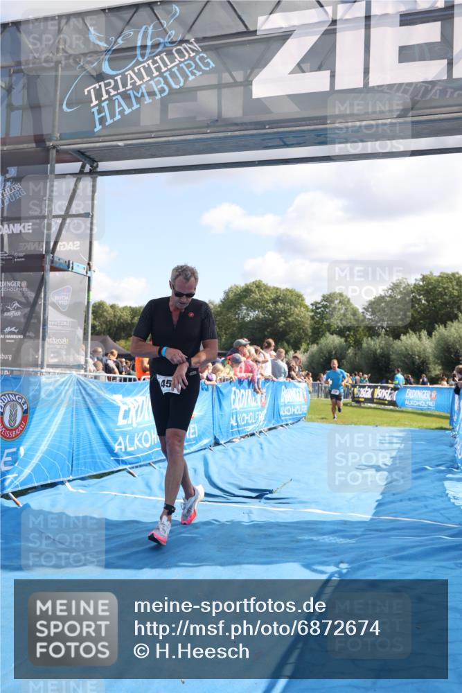 25.08.2024 - Elbe Triathlon Hamburg H.Heesch http://msf.ph/oto/6872674 25.08.2024 11:37:41 Ziel 735, 1459 meine-sportfotos.de