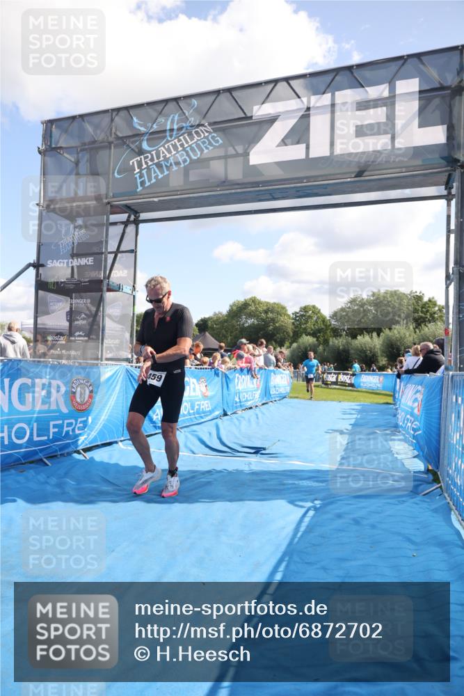 25.08.2024 - Elbe Triathlon Hamburg H.Heesch http://msf.ph/oto/6872702 25.08.2024 11:37:41 Ziel 735, 1459 meine-sportfotos.de