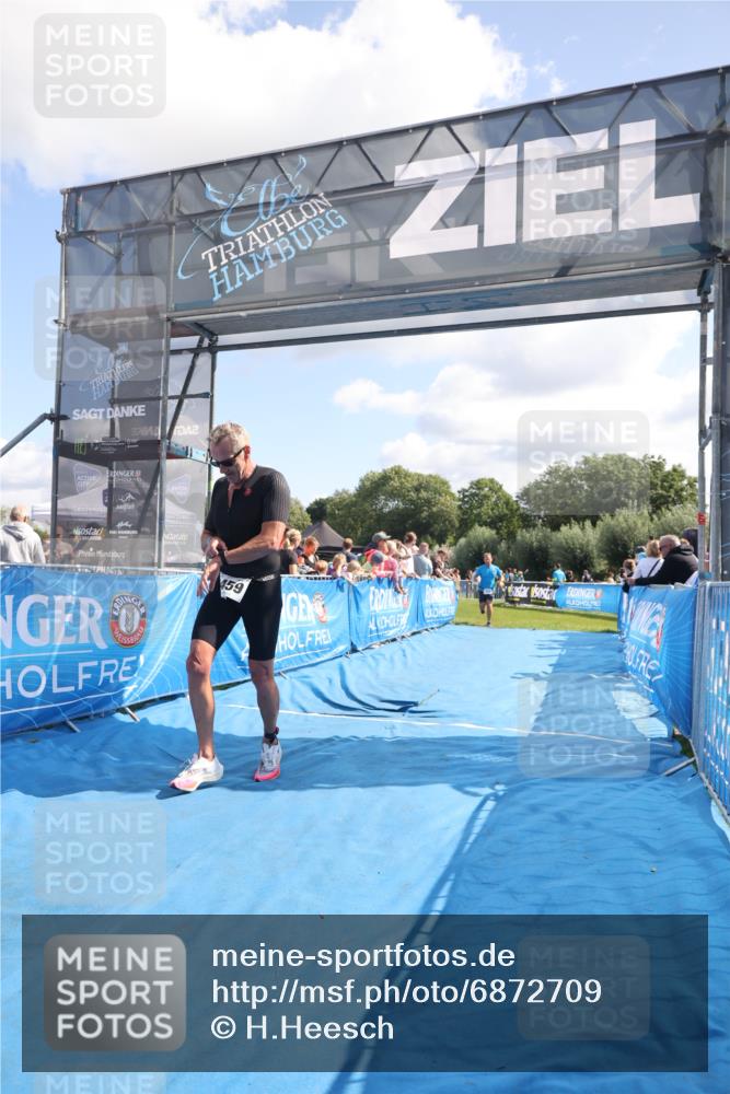 25.08.2024 - Elbe Triathlon Hamburg H.Heesch http://msf.ph/oto/6872709 25.08.2024 11:37:41 Ziel 735, 1459 meine-sportfotos.de