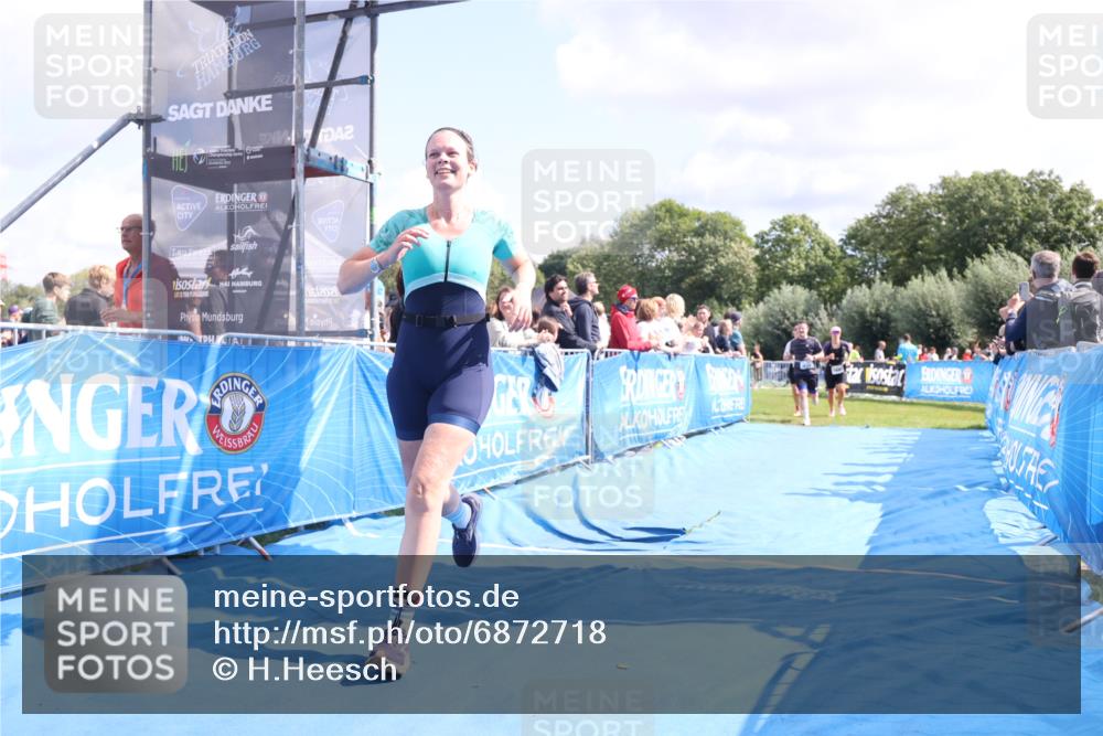 25.08.2024 - Elbe Triathlon Hamburg H.Heesch http://msf.ph/oto/6872718 25.08.2024 11:59:28 Ziel 494, 634, 1472, 1479, 1690, 1717 meine-sportfotos.de