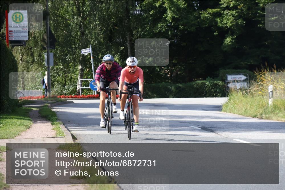25.08.2024 - Elbe Triathlon Hamburg Fuchs,  Jonas http://msf.ph/oto/6872731 25.08.2024 11:17:47 Radfahren 1583, 1663, 1593 meine-sportfotos.de