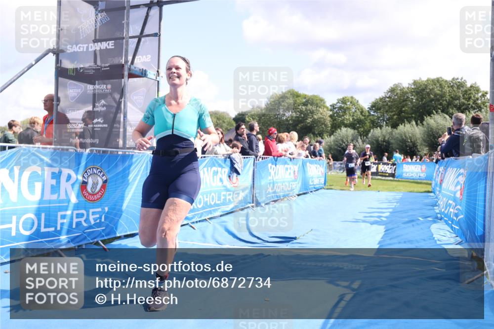 25.08.2024 - Elbe Triathlon Hamburg H.Heesch http://msf.ph/oto/6872734 25.08.2024 11:59:29 Ziel 494, 634, 1472, 1479, 1690, 1717 meine-sportfotos.de