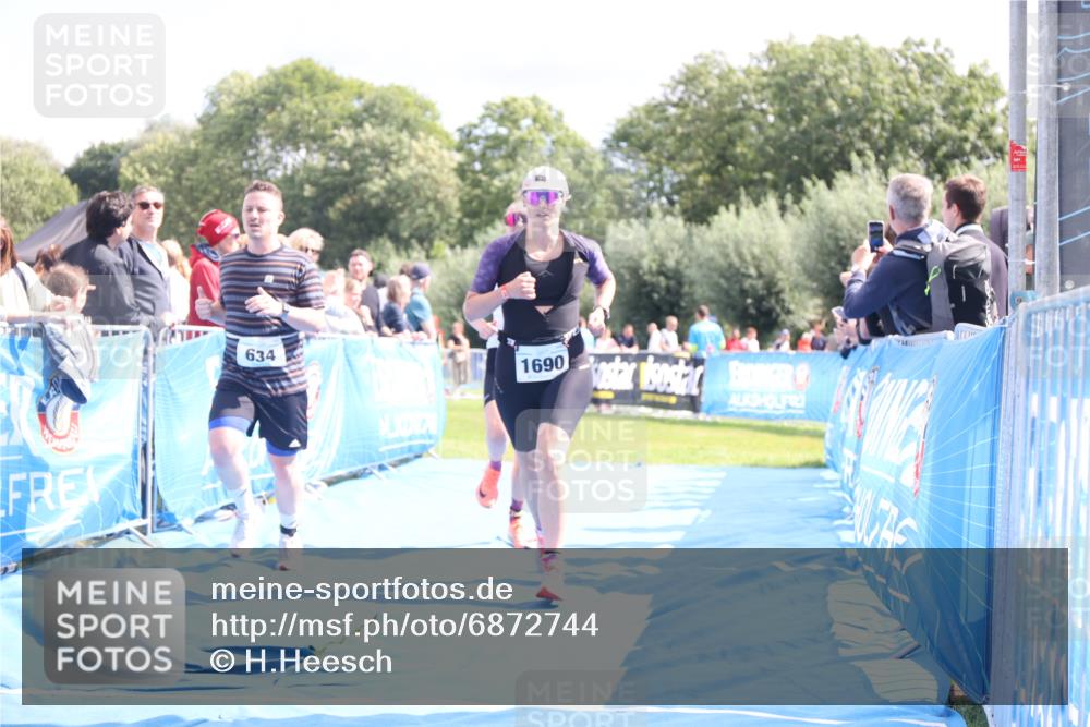 25.08.2024 - Elbe Triathlon Hamburg H.Heesch http://msf.ph/oto/6872744 25.08.2024 11:59:31 Ziel 494, 634, 1479, 1644, 1690, 1717 meine-sportfotos.de