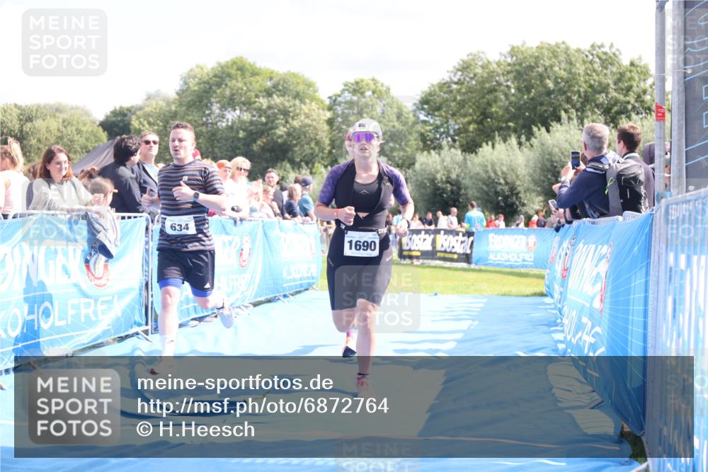 25.08.2024 - Elbe Triathlon Hamburg H.Heesch http://msf.ph/oto/6872764 25.08.2024 11:59:31 Ziel 494, 634, 1479, 1644, 1690, 1717 meine-sportfotos.de