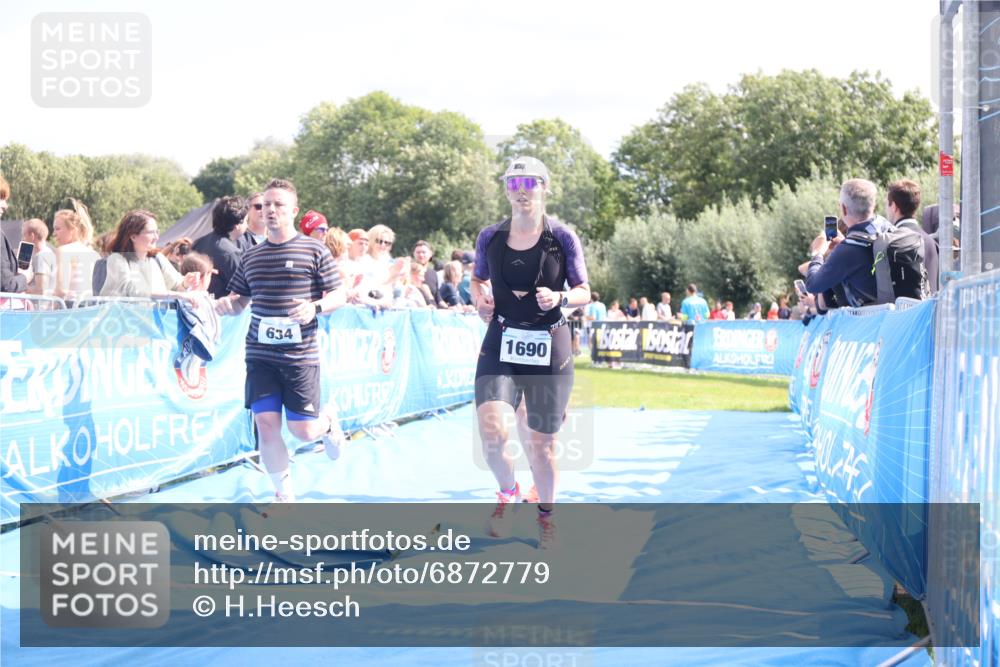 25.08.2024 - Elbe Triathlon Hamburg H.Heesch http://msf.ph/oto/6872779 25.08.2024 11:59:31 Ziel 494, 634, 1479, 1644, 1690, 1717 meine-sportfotos.de