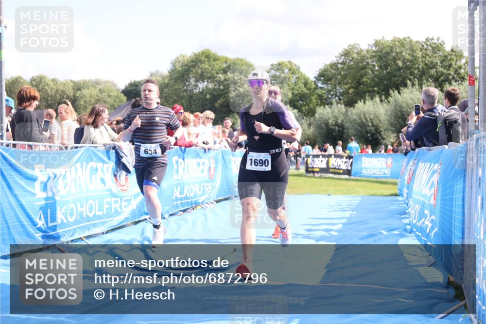 25.08.2024 - Elbe Triathlon Hamburg H.Heesch http://msf.ph/oto/6872796 25.08.2024 11:59:32 Ziel 494, 634, 1479, 1644, 1690, 1717 meine-sportfotos.de