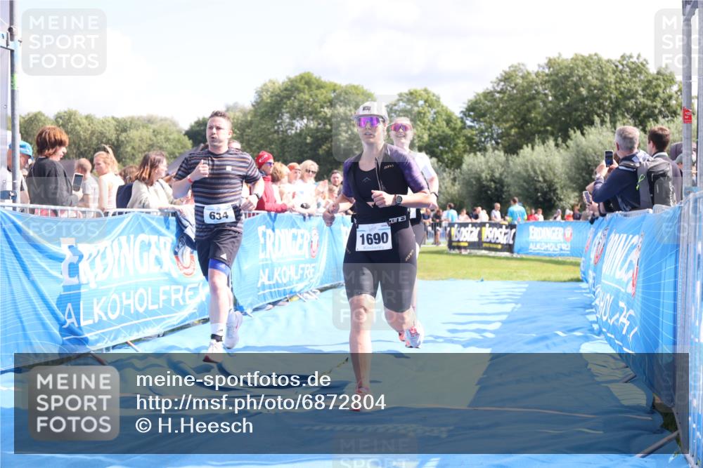 25.08.2024 - Elbe Triathlon Hamburg H.Heesch http://msf.ph/oto/6872804 25.08.2024 11:59:32 Ziel 494, 634, 1479, 1644, 1690, 1717 meine-sportfotos.de