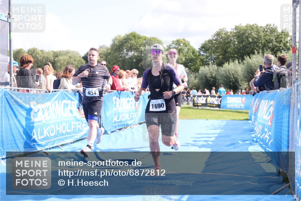 25.08.2024 - Elbe Triathlon Hamburg H.Heesch http://msf.ph/oto/6872812 25.08.2024 11:59:32 Ziel 494, 634, 1479, 1644, 1690, 1717 meine-sportfotos.de