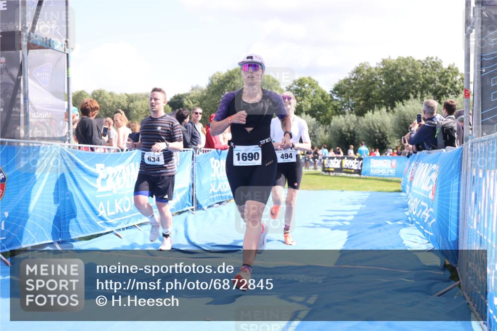 25.08.2024 - Elbe Triathlon Hamburg H.Heesch http://msf.ph/oto/6872845 25.08.2024 11:59:32 Ziel 494, 634, 1479, 1644, 1690, 1717 meine-sportfotos.de