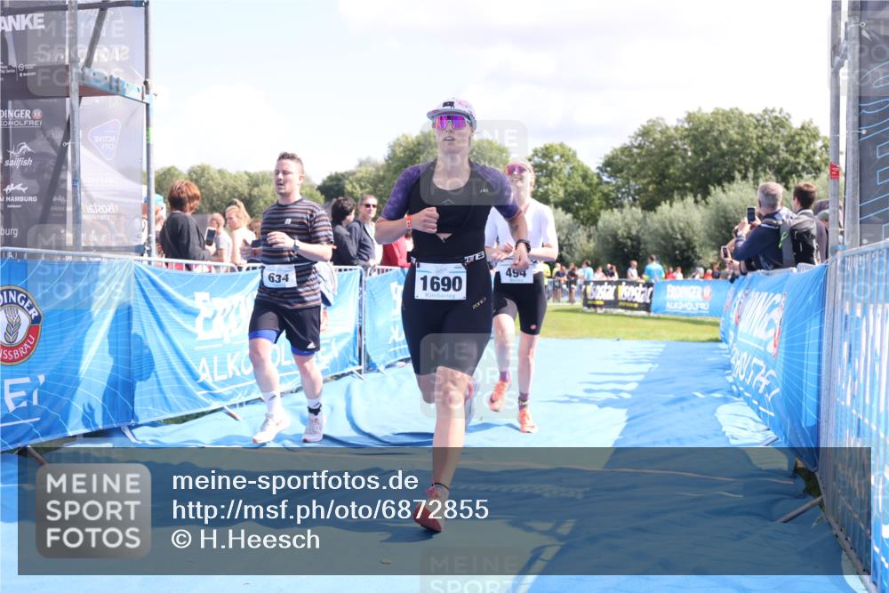 25.08.2024 - Elbe Triathlon Hamburg H.Heesch http://msf.ph/oto/6872855 25.08.2024 11:59:32 Ziel 494, 634, 1479, 1644, 1690, 1717 meine-sportfotos.de