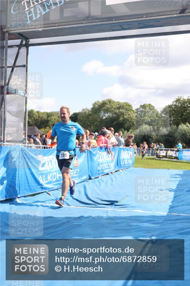 25.08.2024 - Elbe Triathlon Hamburg H.Heesch http://msf.ph/oto/6872859 25.08.2024 11:37:45 Ziel 735, 1428, 1459 meine-sportfotos.de