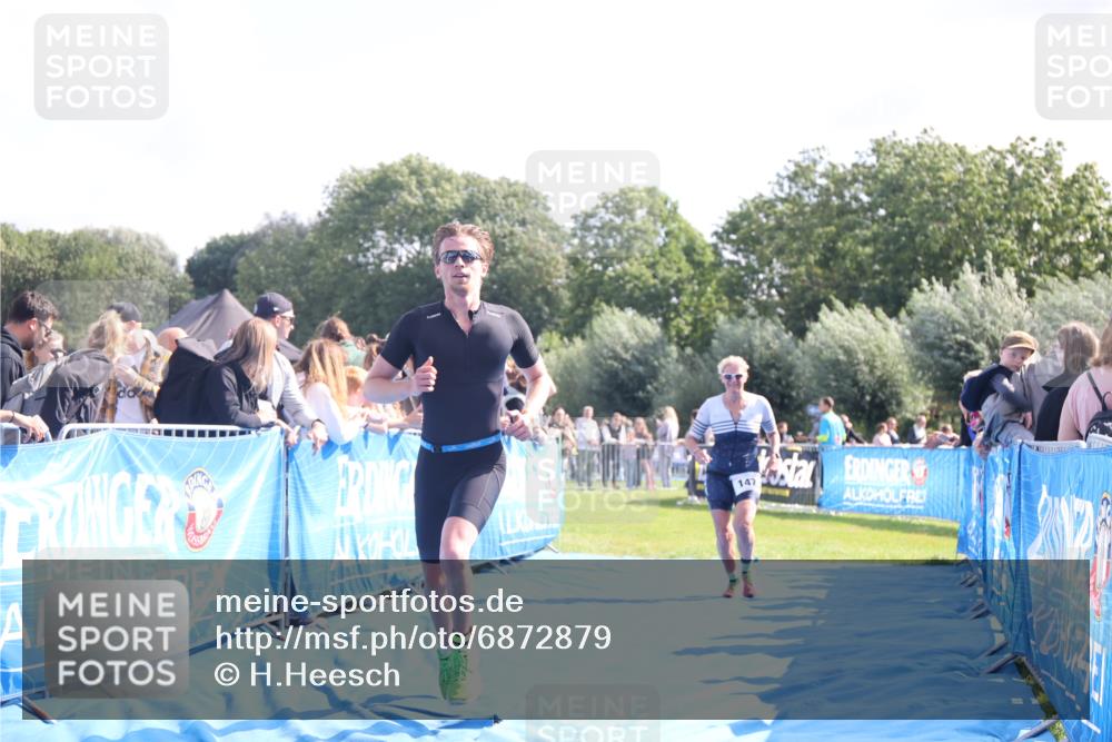 25.08.2024 - Elbe Triathlon Hamburg H.Heesch http://msf.ph/oto/6872879 25.08.2024 11:10:19 Ziel 147, 303, 305, 575 meine-sportfotos.de