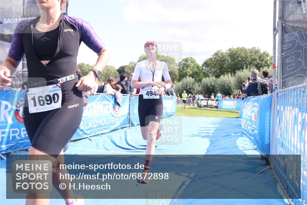 25.08.2024 - Elbe Triathlon Hamburg H.Heesch http://msf.ph/oto/6872898 25.08.2024 11:59:32 Ziel 494, 634, 1479, 1644, 1690, 1717 meine-sportfotos.de