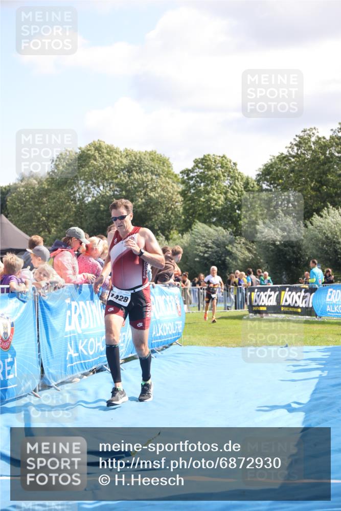 25.08.2024 - Elbe Triathlon Hamburg H.Heesch http://msf.ph/oto/6872930 25.08.2024 11:37:50 Ziel 735, 1428, 1462 meine-sportfotos.de