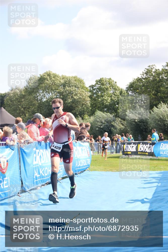 25.08.2024 - Elbe Triathlon Hamburg H.Heesch http://msf.ph/oto/6872935 25.08.2024 11:37:50 Ziel 735, 1428, 1462 meine-sportfotos.de