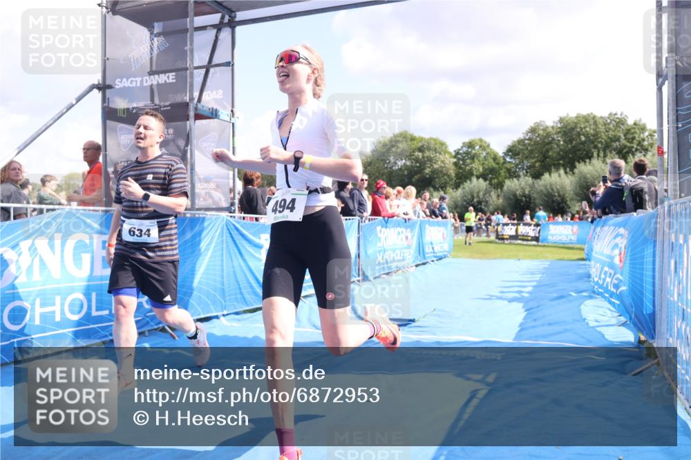 25.08.2024 - Elbe Triathlon Hamburg H.Heesch http://msf.ph/oto/6872953 25.08.2024 11:59:33 Ziel 494, 634, 1479, 1644, 1690, 1717 meine-sportfotos.de