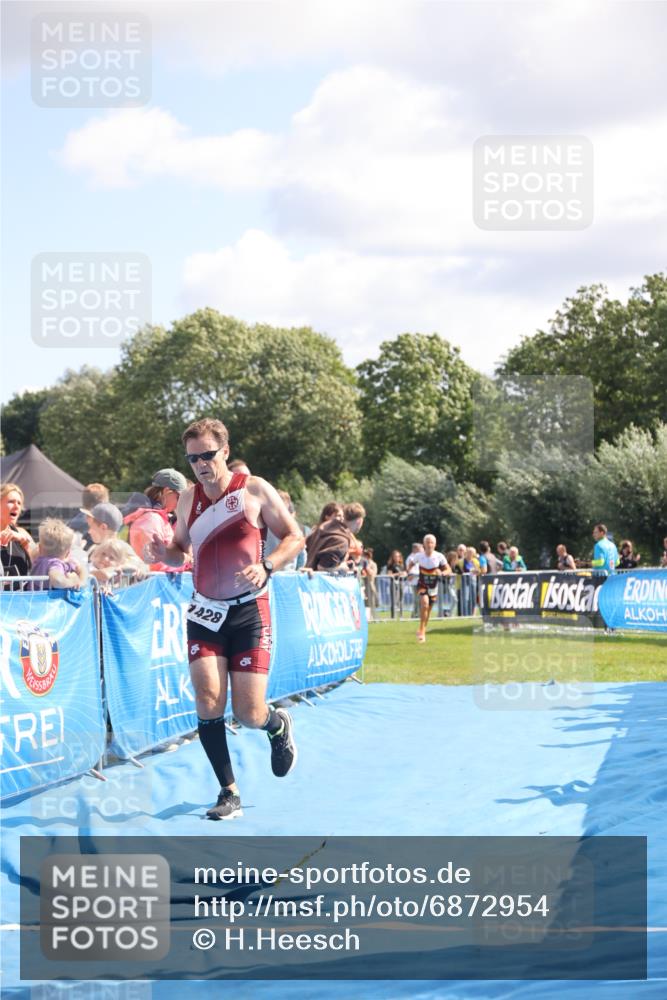 25.08.2024 - Elbe Triathlon Hamburg H.Heesch http://msf.ph/oto/6872954 25.08.2024 11:37:50 Ziel 735, 1428, 1462 meine-sportfotos.de