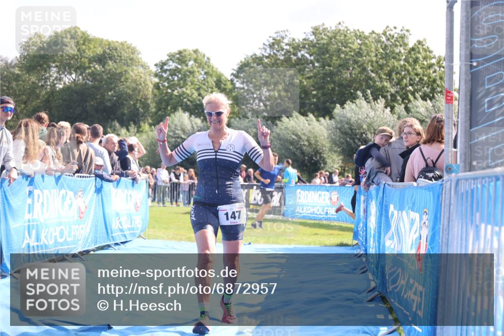 25.08.2024 - Elbe Triathlon Hamburg H.Heesch http://msf.ph/oto/6872957 25.08.2024 11:10:21 Ziel 147, 303, 305, 575 meine-sportfotos.de