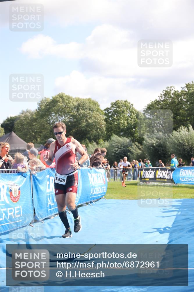 25.08.2024 - Elbe Triathlon Hamburg H.Heesch http://msf.ph/oto/6872961 25.08.2024 11:37:50 Ziel 735, 1428, 1462 meine-sportfotos.de