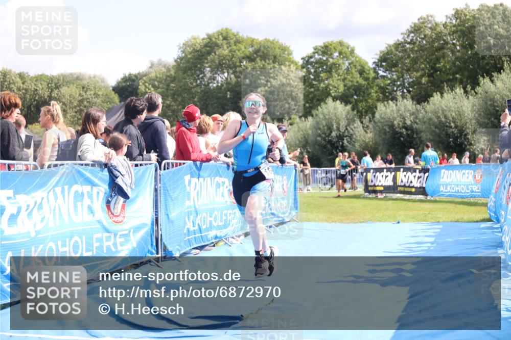 25.08.2024 - Elbe Triathlon Hamburg H.Heesch http://msf.ph/oto/6872970 25.08.2024 11:59:38 Ziel 494, 634, 1523, 1644, 1690 meine-sportfotos.de