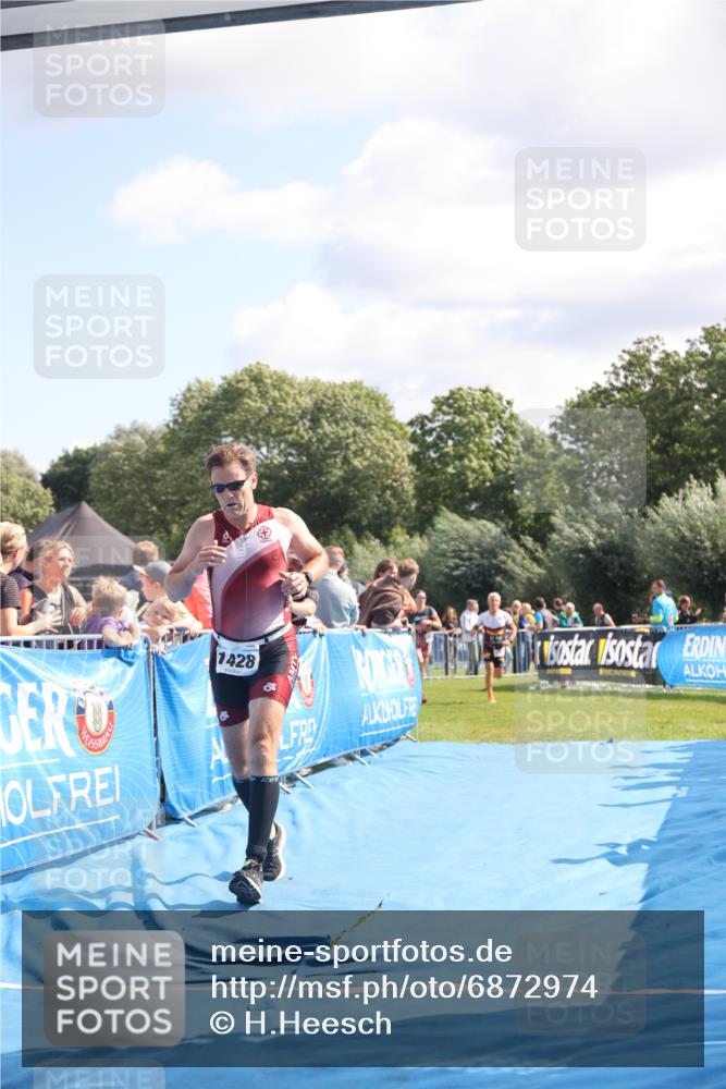 25.08.2024 - Elbe Triathlon Hamburg H.Heesch http://msf.ph/oto/6872974 25.08.2024 11:37:50 Ziel 735, 1428, 1462 meine-sportfotos.de