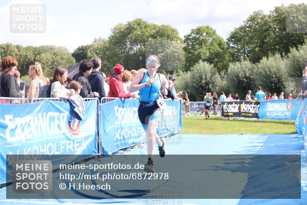 25.08.2024 - Elbe Triathlon Hamburg H.Heesch http://msf.ph/oto/6872978 25.08.2024 11:59:38 Ziel 494, 634, 1523, 1644, 1690 meine-sportfotos.de