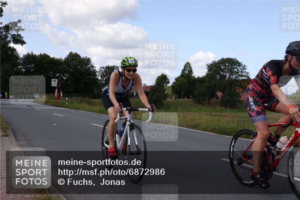 25.08.2024 - Elbe Triathlon Hamburg Fuchs,  Jonas http://msf.ph/oto/6872986 25.08.2024 11:19:01 Radfahren 1686, 1704, 1701, 1584 meine-sportfotos.de