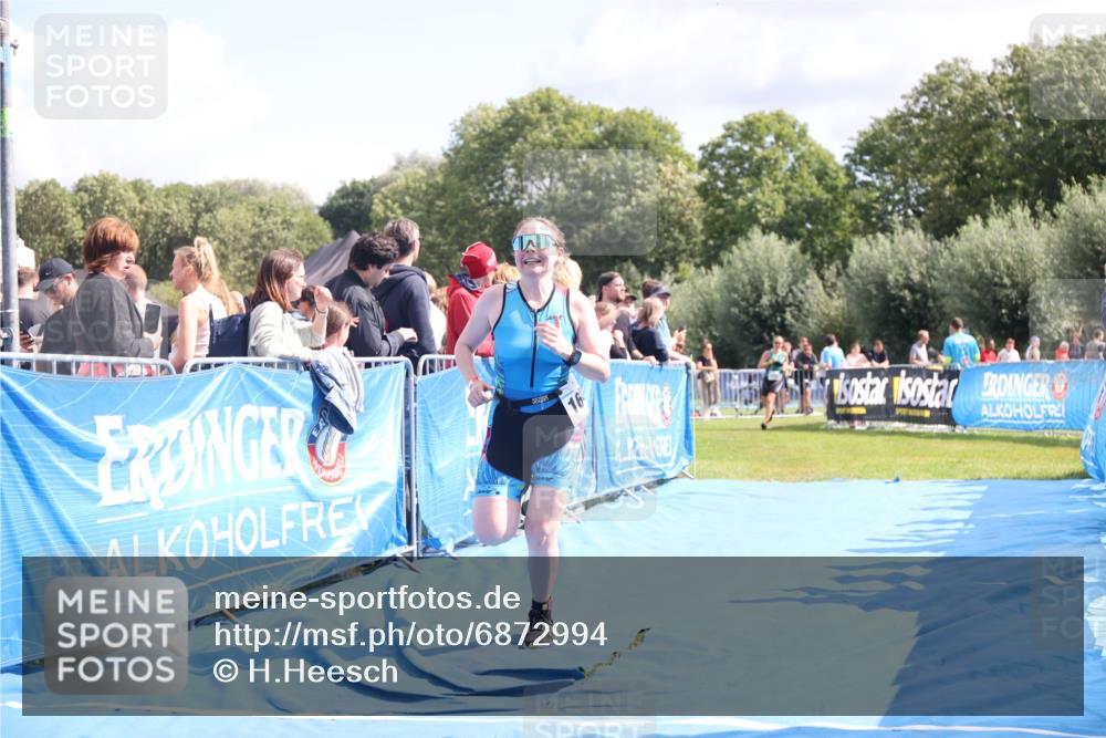 25.08.2024 - Elbe Triathlon Hamburg H.Heesch http://msf.ph/oto/6872994 25.08.2024 11:59:38 Ziel 494, 634, 1523, 1644, 1690 meine-sportfotos.de