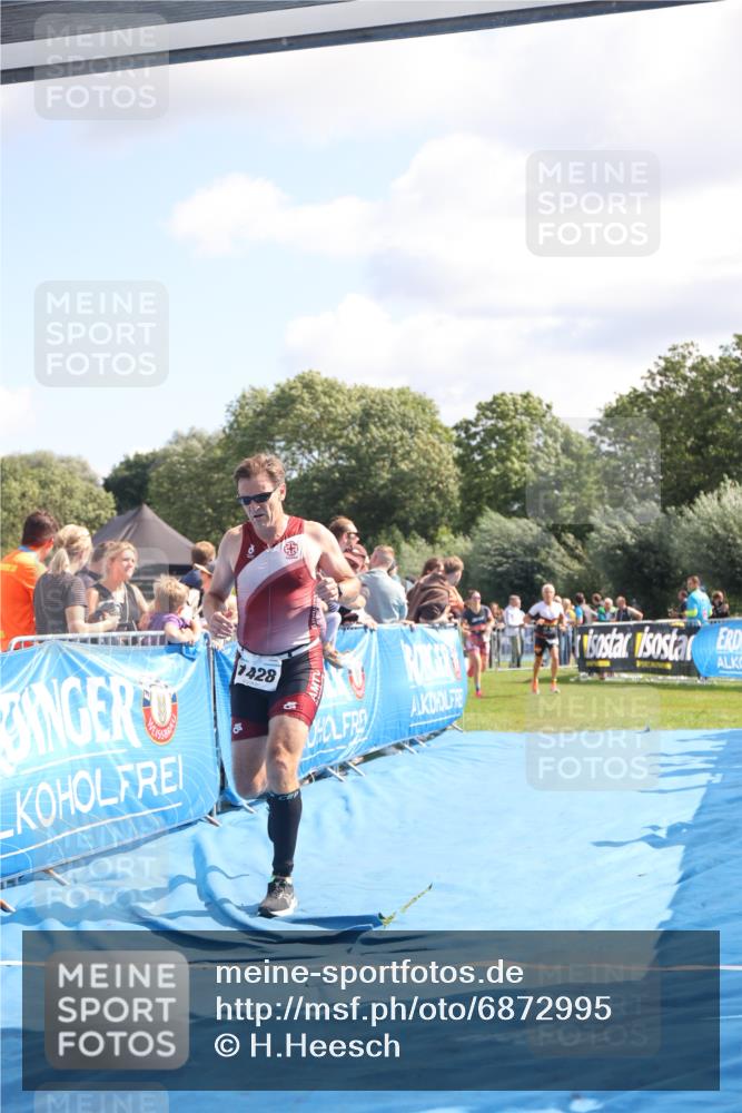 25.08.2024 - Elbe Triathlon Hamburg H.Heesch http://msf.ph/oto/6872995 25.08.2024 11:37:50 Ziel 735, 1428, 1462 meine-sportfotos.de
