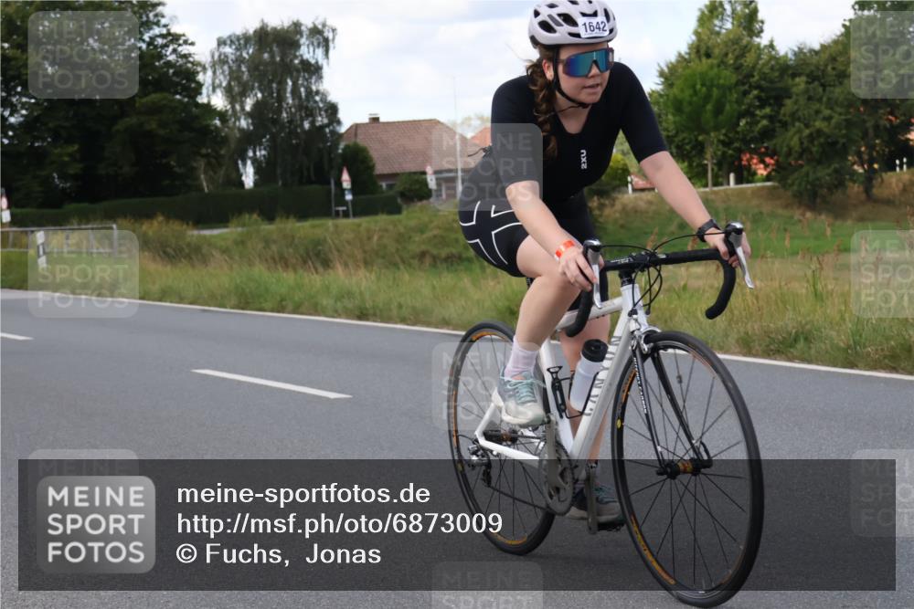 25.08.2024 - Elbe Triathlon Hamburg Fuchs,  Jonas http://msf.ph/oto/6873009 25.08.2024 11:19:17 Radfahren 1654 meine-sportfotos.de