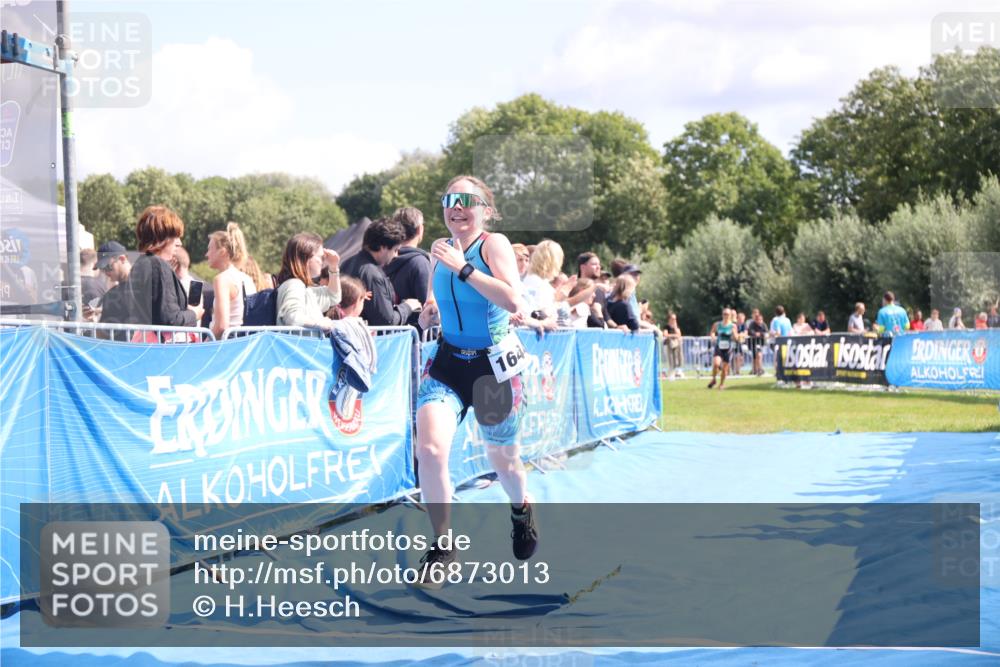 25.08.2024 - Elbe Triathlon Hamburg H.Heesch http://msf.ph/oto/6873013 25.08.2024 11:59:38 Ziel 494, 634, 1523, 1644, 1690 meine-sportfotos.de