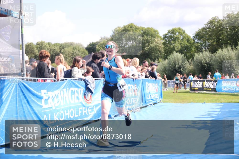 25.08.2024 - Elbe Triathlon Hamburg H.Heesch http://msf.ph/oto/6873018 25.08.2024 11:59:38 Ziel 494, 634, 1523, 1644, 1690 meine-sportfotos.de