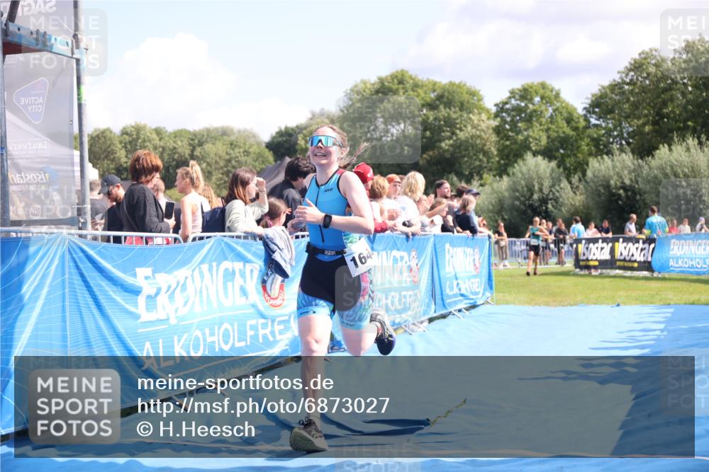 25.08.2024 - Elbe Triathlon Hamburg H.Heesch http://msf.ph/oto/6873027 25.08.2024 11:59:38 Ziel 494, 634, 1523, 1644, 1690 meine-sportfotos.de