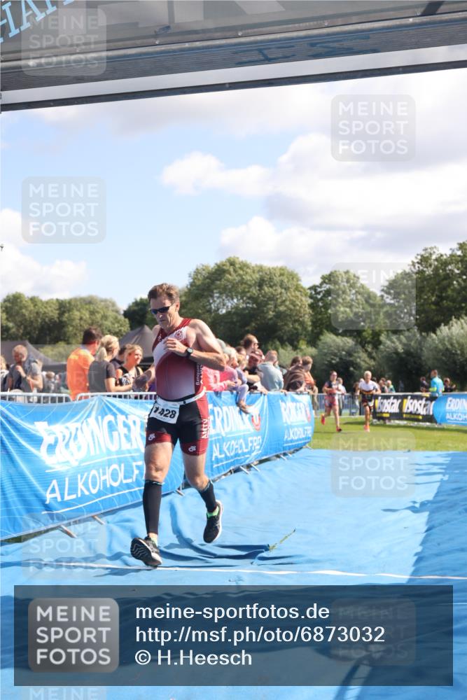 25.08.2024 - Elbe Triathlon Hamburg H.Heesch http://msf.ph/oto/6873032 25.08.2024 11:37:51 Ziel 735, 1428, 1462 meine-sportfotos.de